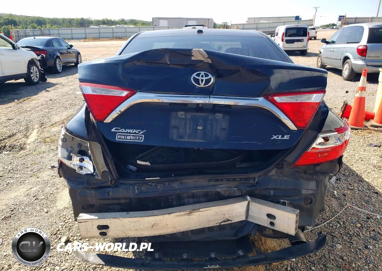 2015 Toyota Camry Xle VIN:4T4BF1FKXFR499303 - 6