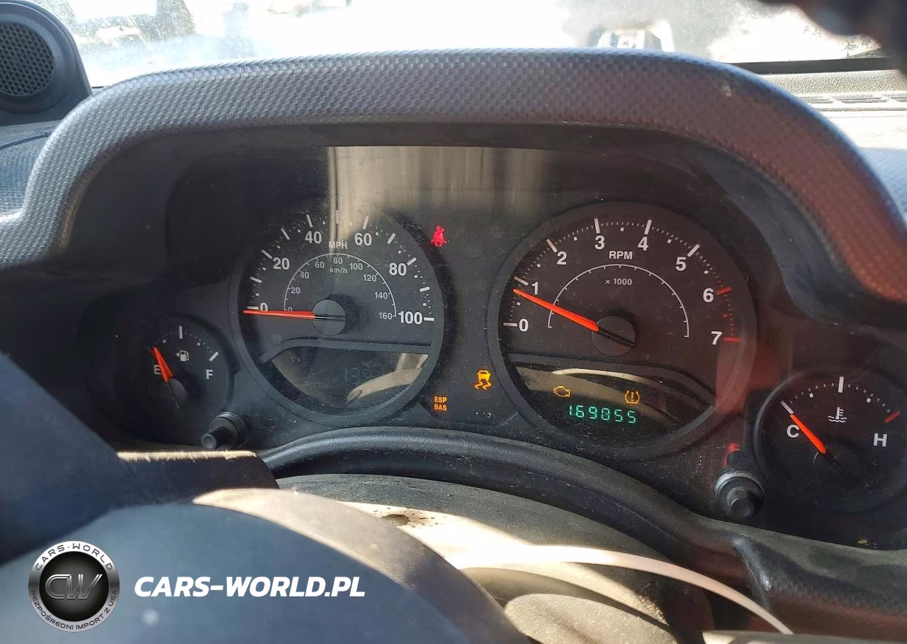 2009 Jeep Wrangler X VIN:1J4FA24129L738586 - 9