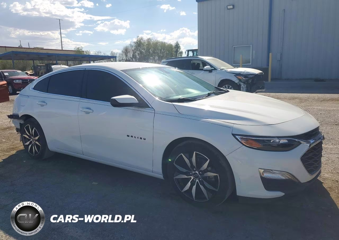 2021 Chevrolet Malibu Rs VIN:1G1ZG5ST8MF030740 - 4