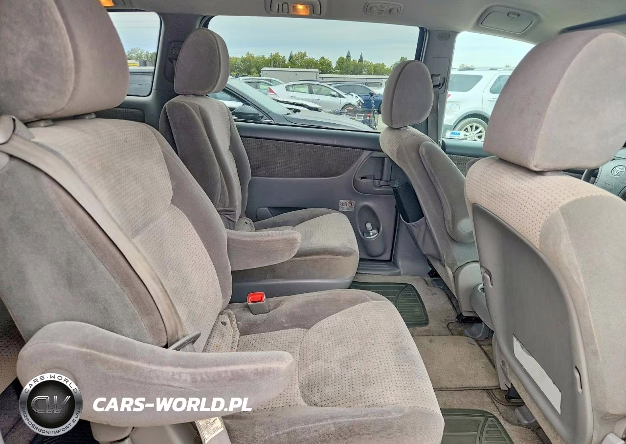 2010 Toyota Sienna Le 7-Passenger VIN:5TDKK4CC3AS325806 - 11