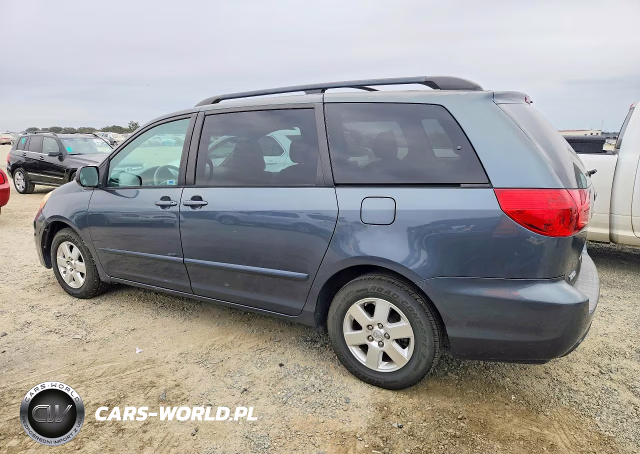 2010 Toyota Sienna Le 7-Passenger VIN:5TDKK4CC3AS325806 - 2