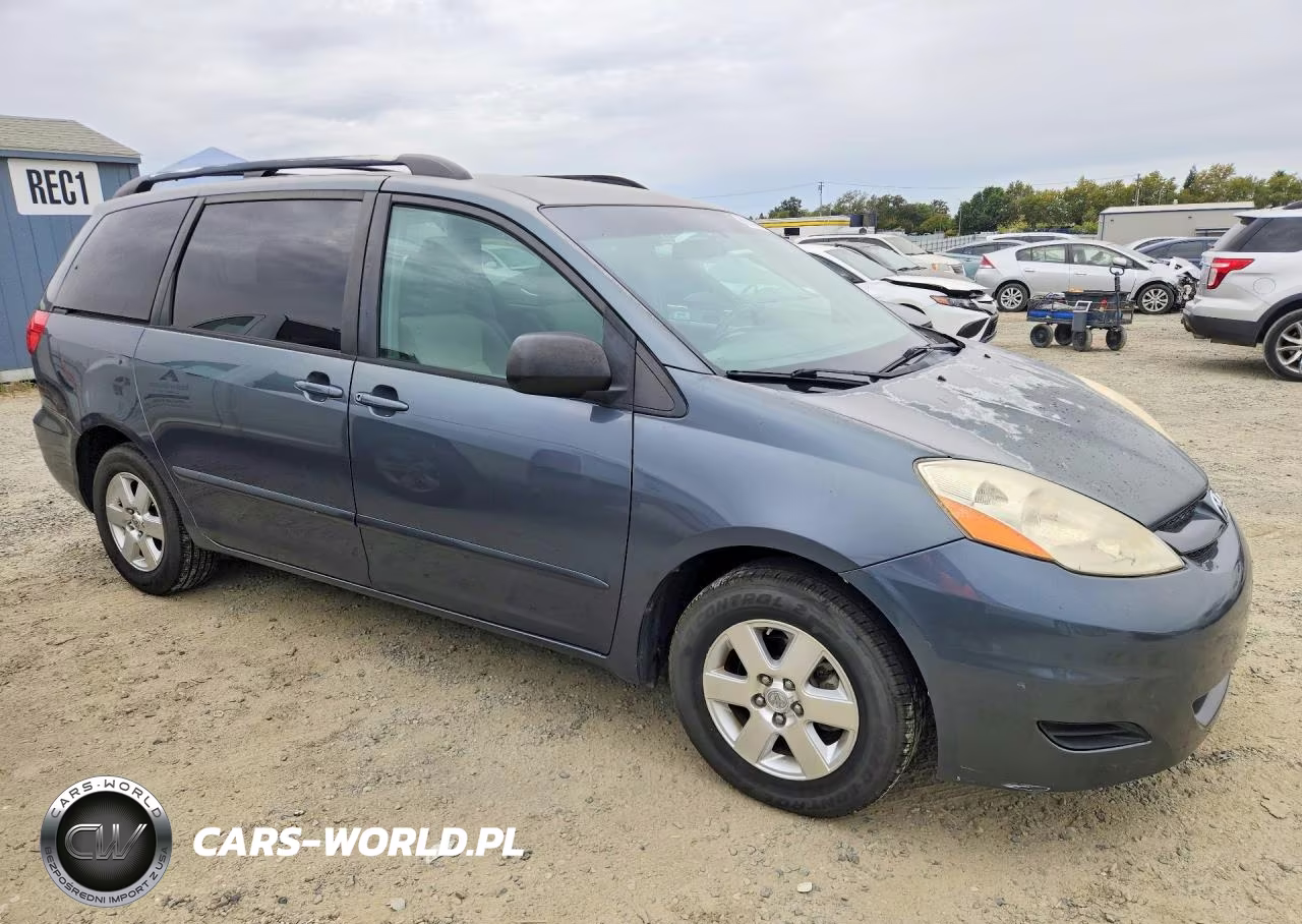 2010 Toyota Sienna Le 7-Passenger VIN:5TDKK4CC3AS325806 - 4