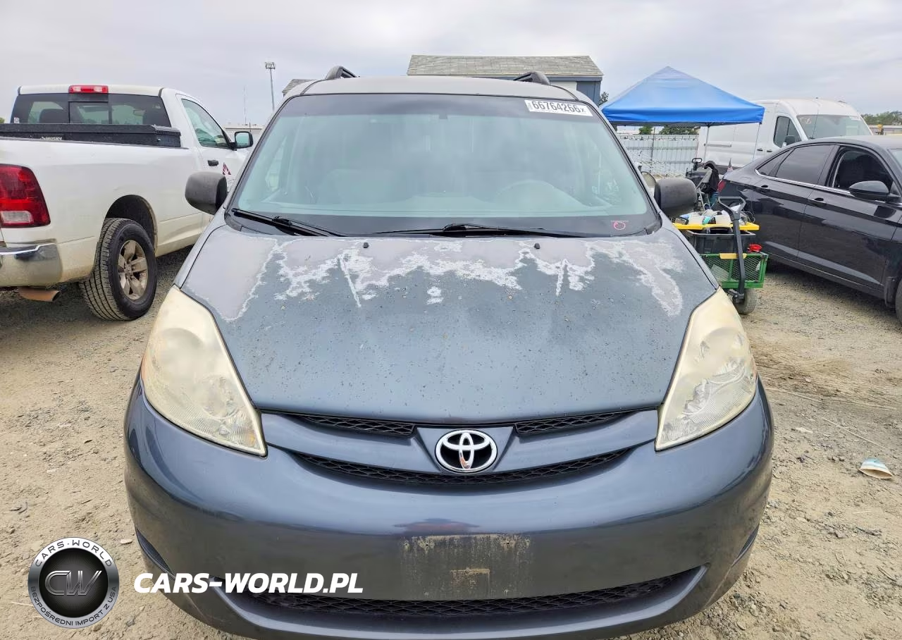 2010 Toyota Sienna Le 7-Passenger VIN:5TDKK4CC3AS325806 - 5