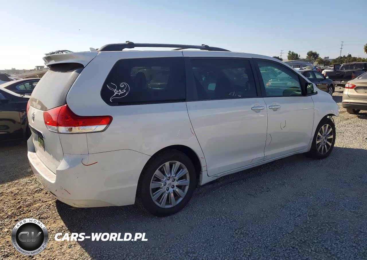 2014 Toyota Sienna Limited 7-Passenger VIN:5TDYK3DC8ES415414 - 3