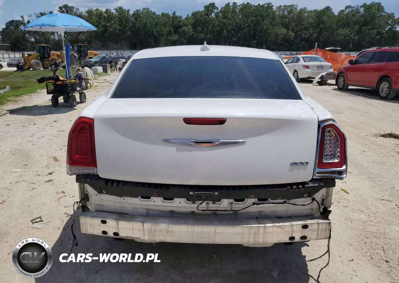 2016 Chrysler 300 Limited VIN:2C3CCAAG9GH261272 - 6
