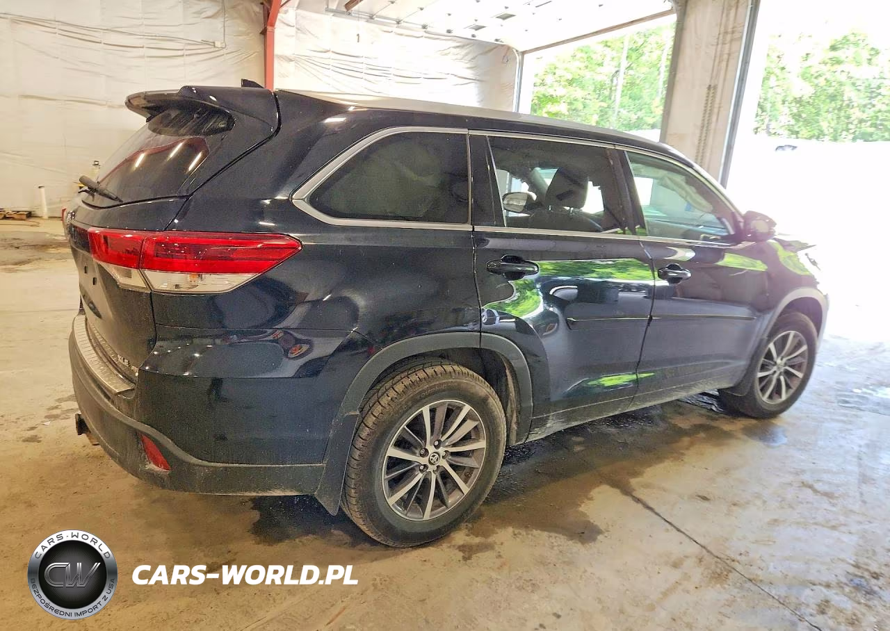 2018 Toyota Highlander Xle VIN:5TDJZRFH4JS894174 - 3