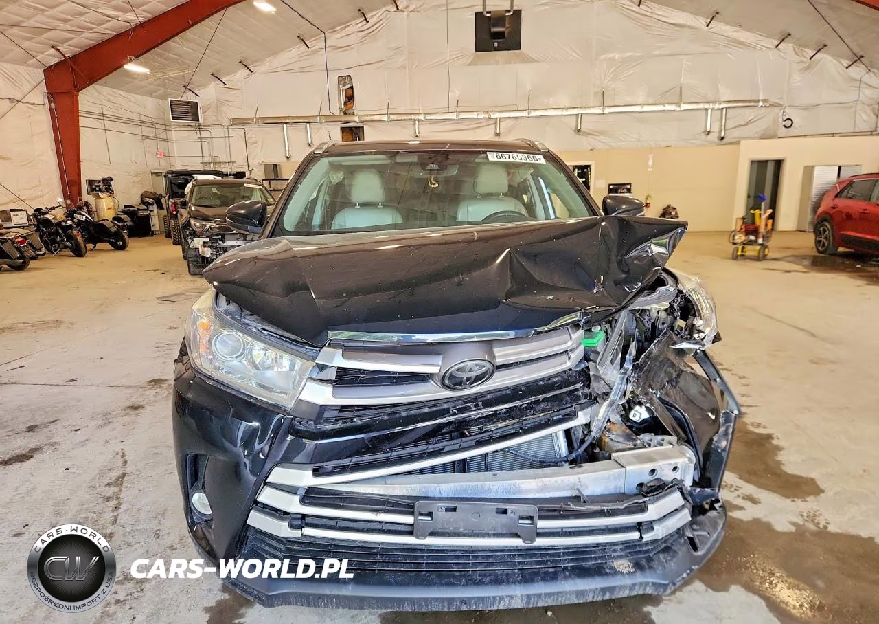 2018 Toyota Highlander Xle VIN:5TDJZRFH4JS894174 - 5
