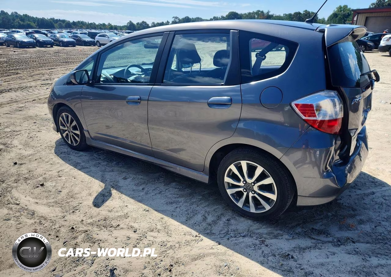 2013 Honda Fit Sport VIN:JHMGE8H55DC051026 - 2
