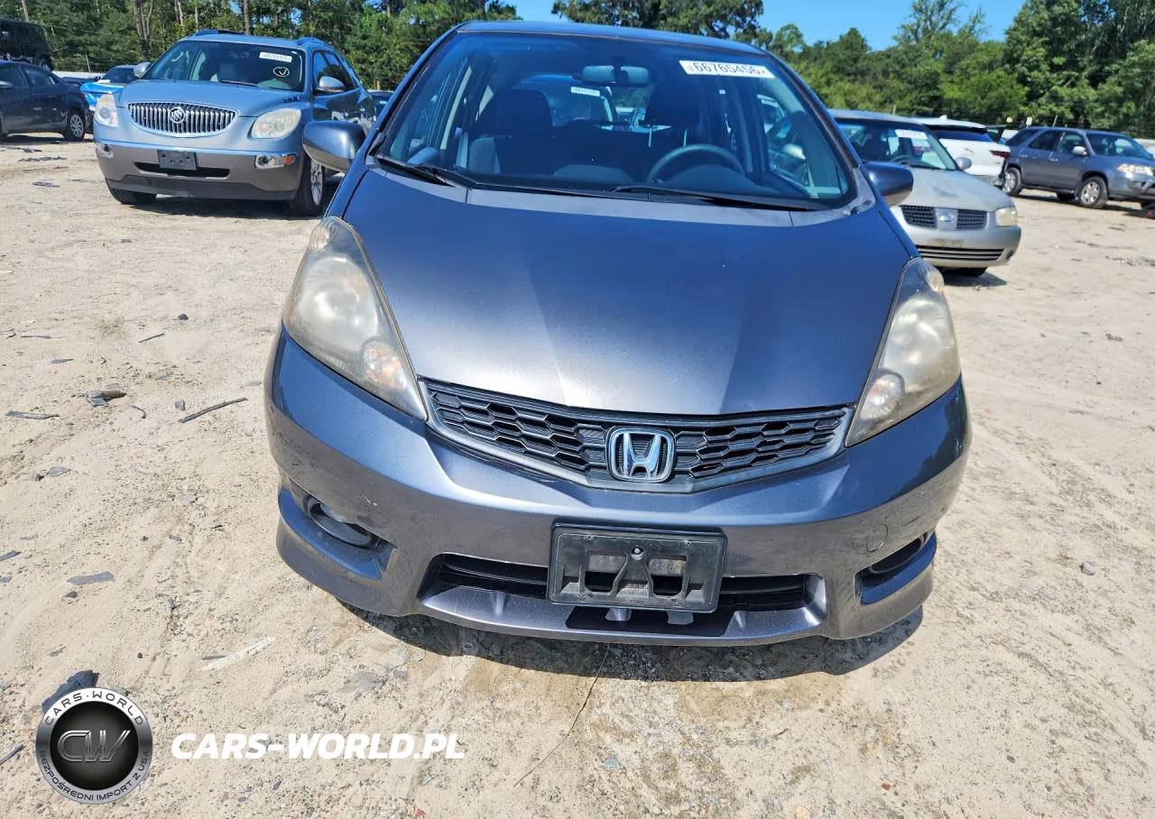 2013 Honda Fit Sport VIN:JHMGE8H55DC051026 - 5