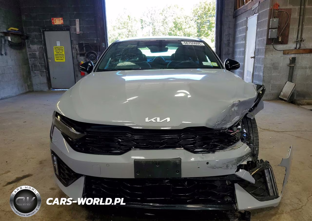 2025 Kia K5 Gt Line VIN:KNAG64J7XS5323992 - 5