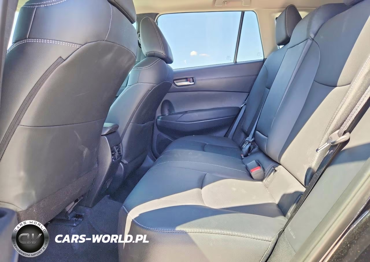 2026 Toyota Corolla Cross Xle VIN:7MUDAAAGXTV191868 - 11