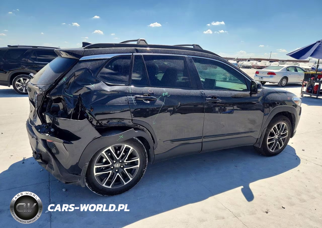 2026 Toyota Corolla Cross Xle VIN:7MUDAAAGXTV191868 - 3