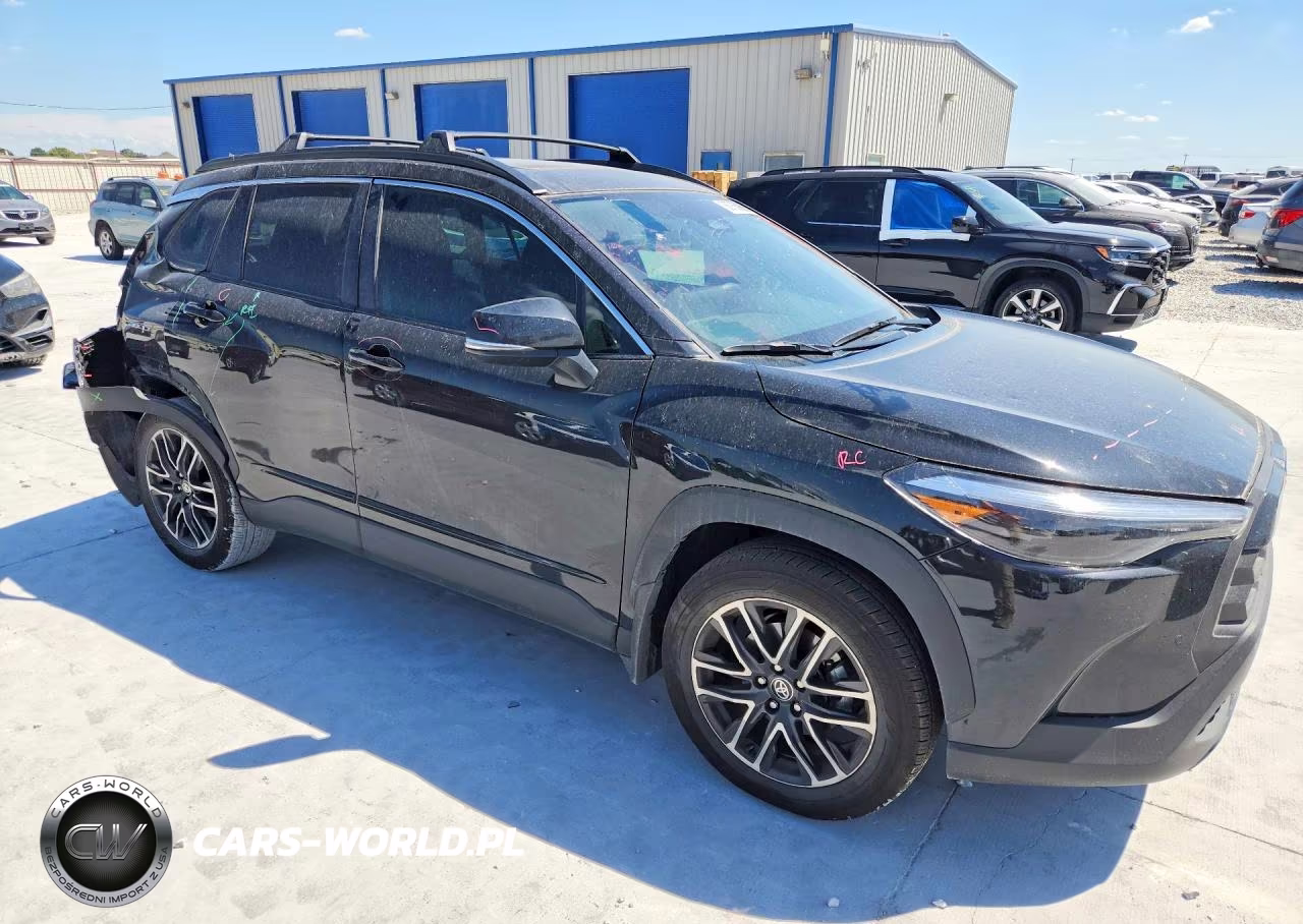 2026 Toyota Corolla Cross Xle VIN:7MUDAAAGXTV191868 - 4