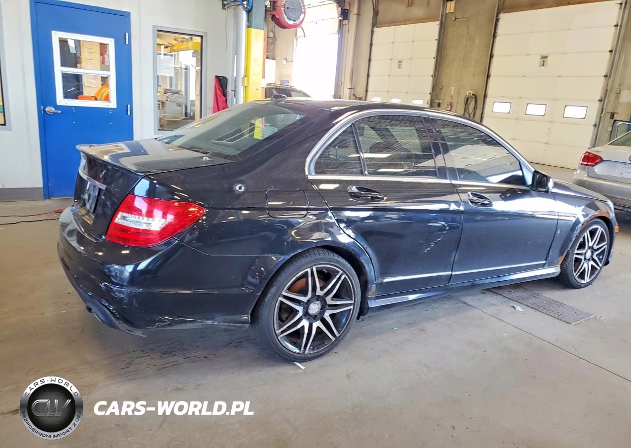2013 Mercedes-Benz C 300 4Matic VIN:WDDGF8ABXDA779442 - 3