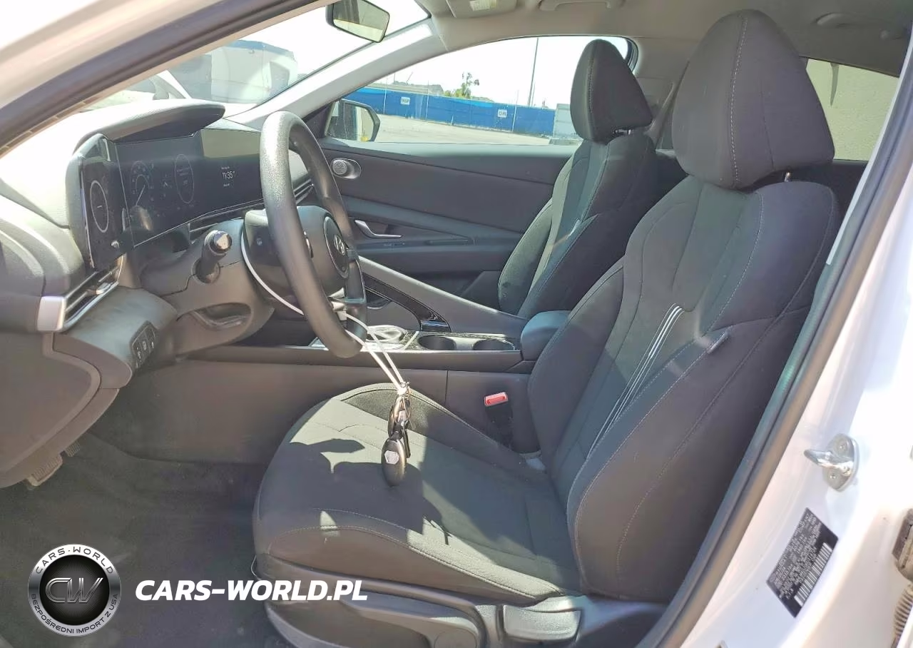 2024 Hyundai Elantra Blue VIN:KMHLM4DJ0RU114724 - 7
