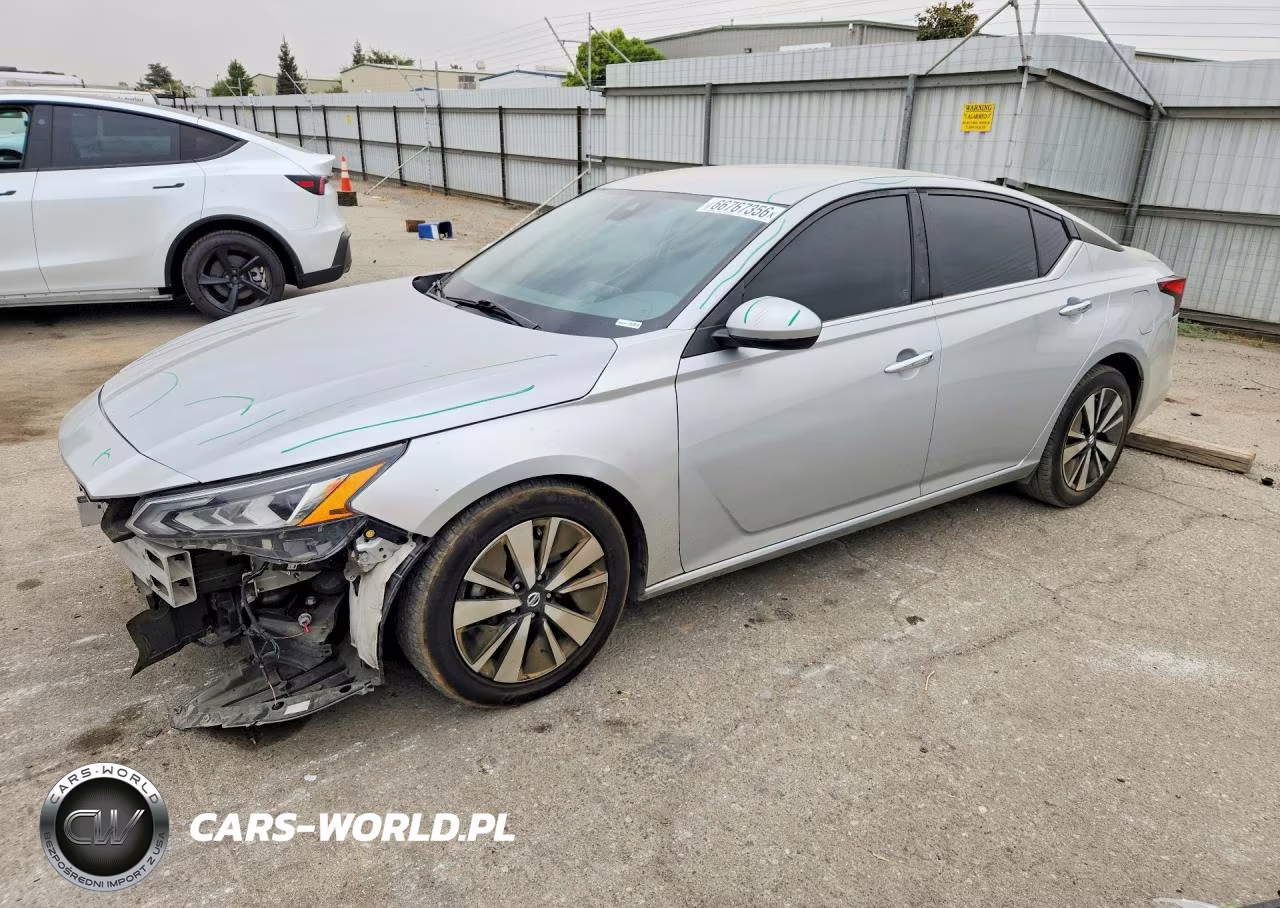 2022 Nissan Altima Sv