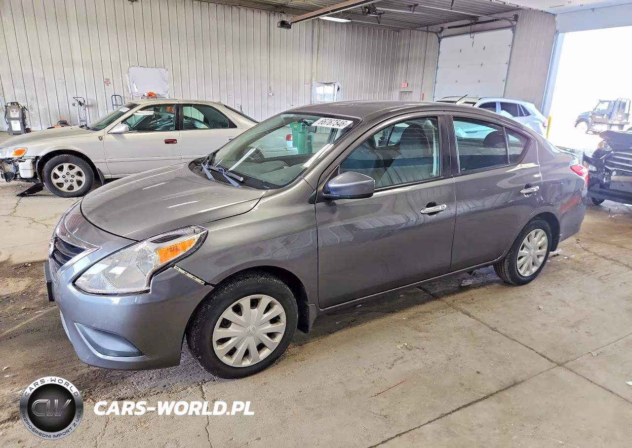 2018 Nissan Versa Sv – zdjęcie 1 z 12