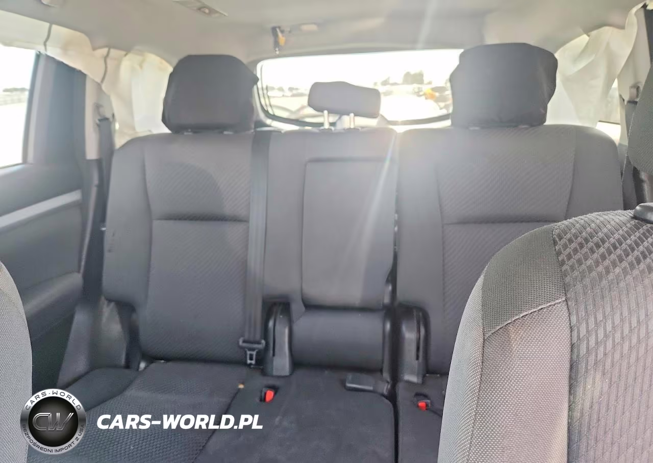 2018 Toyota Highlander Le VIN:5TDZARFH6JS041124 - 10