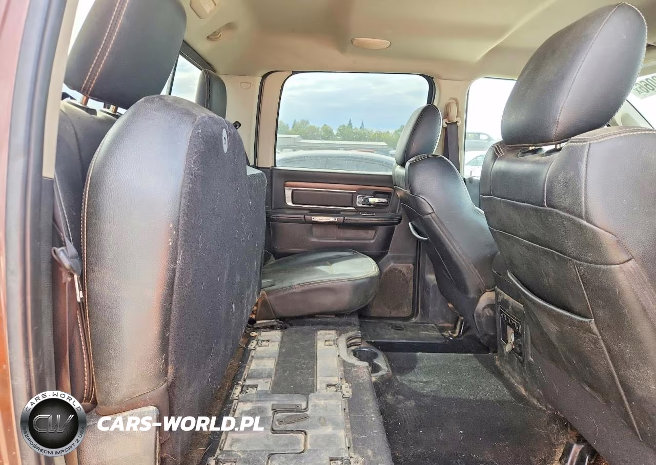 2015 Ram 1500 Laramie VIN:1C6RR7VM2FS541069 - 10