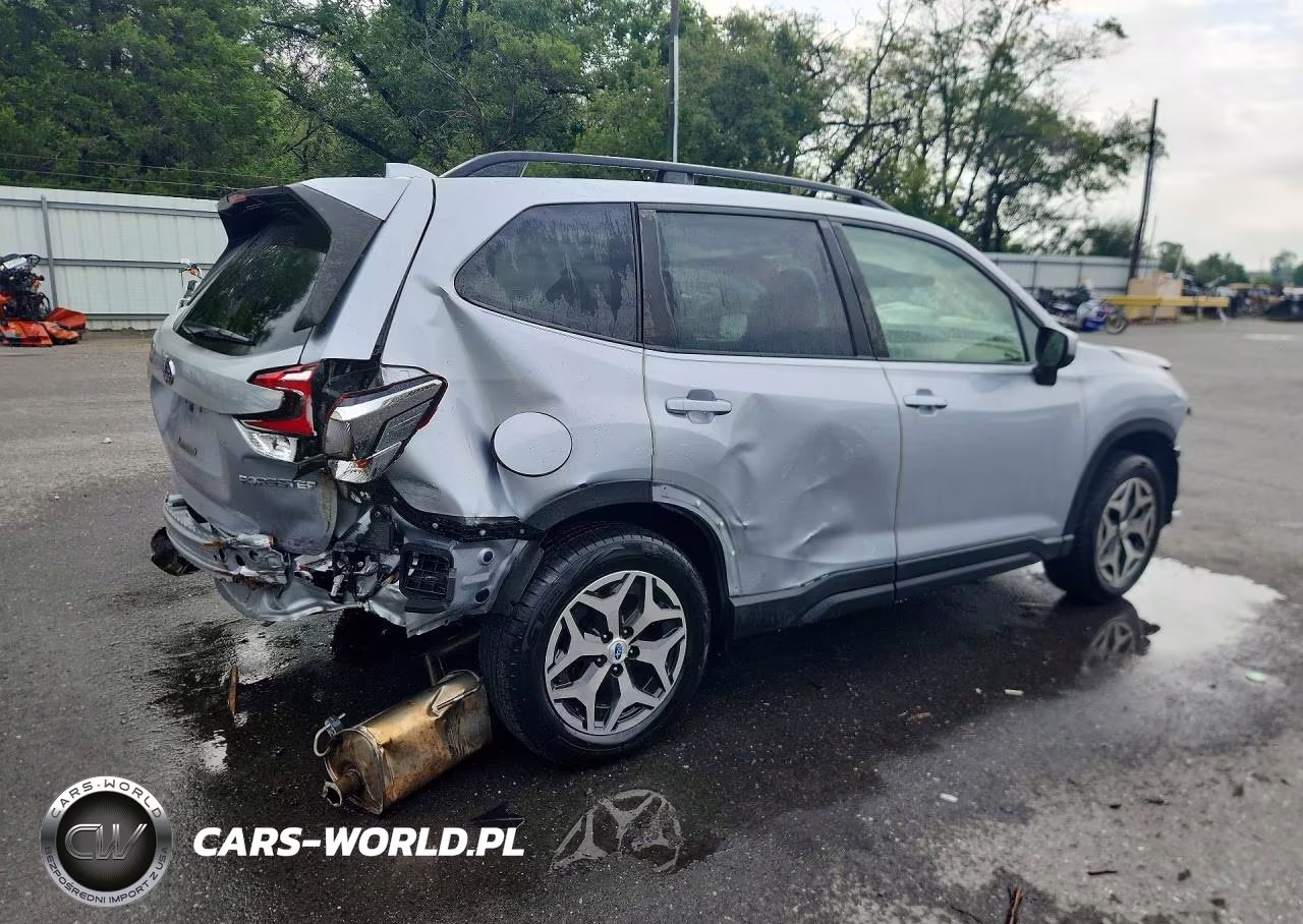 2020 Subaru Forester Premium VIN:JF2SKAJC9LH416184 - 3