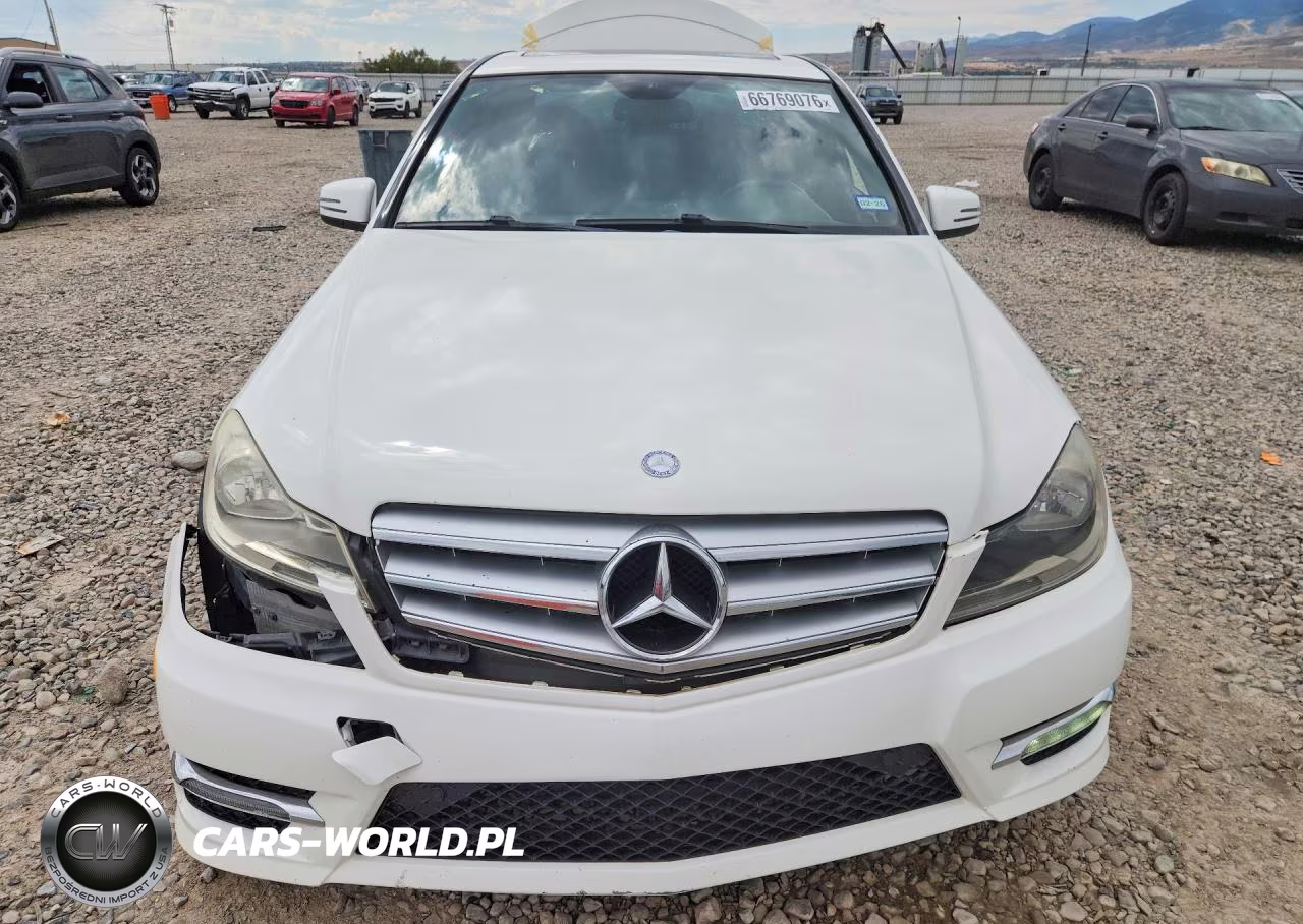 2014 Mercedes-Benz C 250 VIN:WDDGF4HB9EA960922 - 5