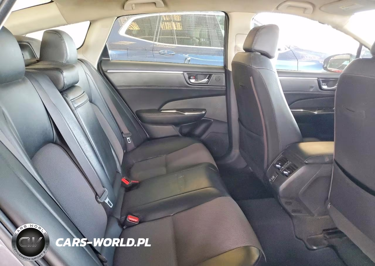 2018 Honda Clarity VIN:JHMZC5F15JC015295 - 10