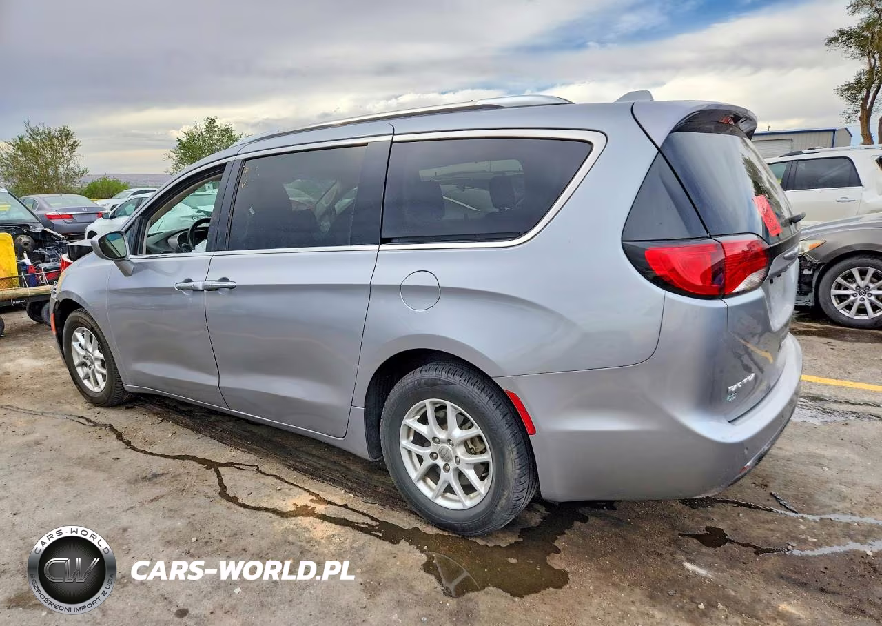 2020 Chrysler Pacifica Touring L VIN:2C4RC1BG5LR139937 - 2