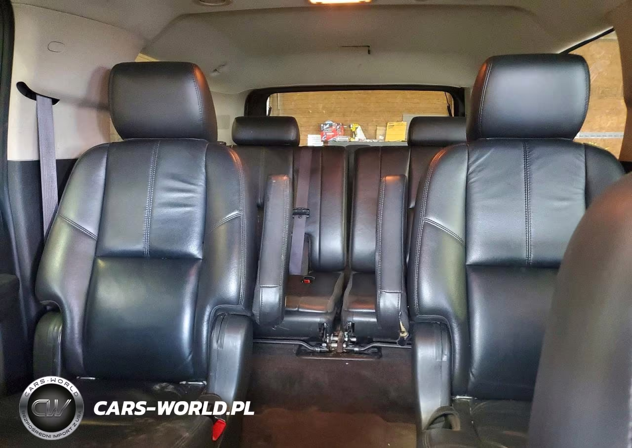 2011 Chevrolet Suburban K1500 Lt VIN:1GNSKJE30BR249318 - 10
