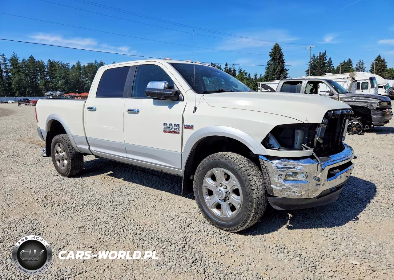 2016 Ram 2500 Laramie VIN:3C6UR5FJ9GG223915 - 4