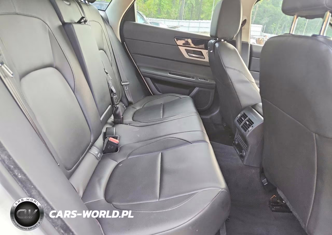 2019 Jaguar Xf Premium VIN:SAJBD4FX1KCY78838 - 10