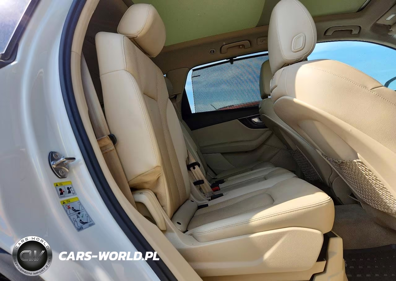2017 Audi Q7 Prestige VIN:WA1VAAF78HD048017 - 11