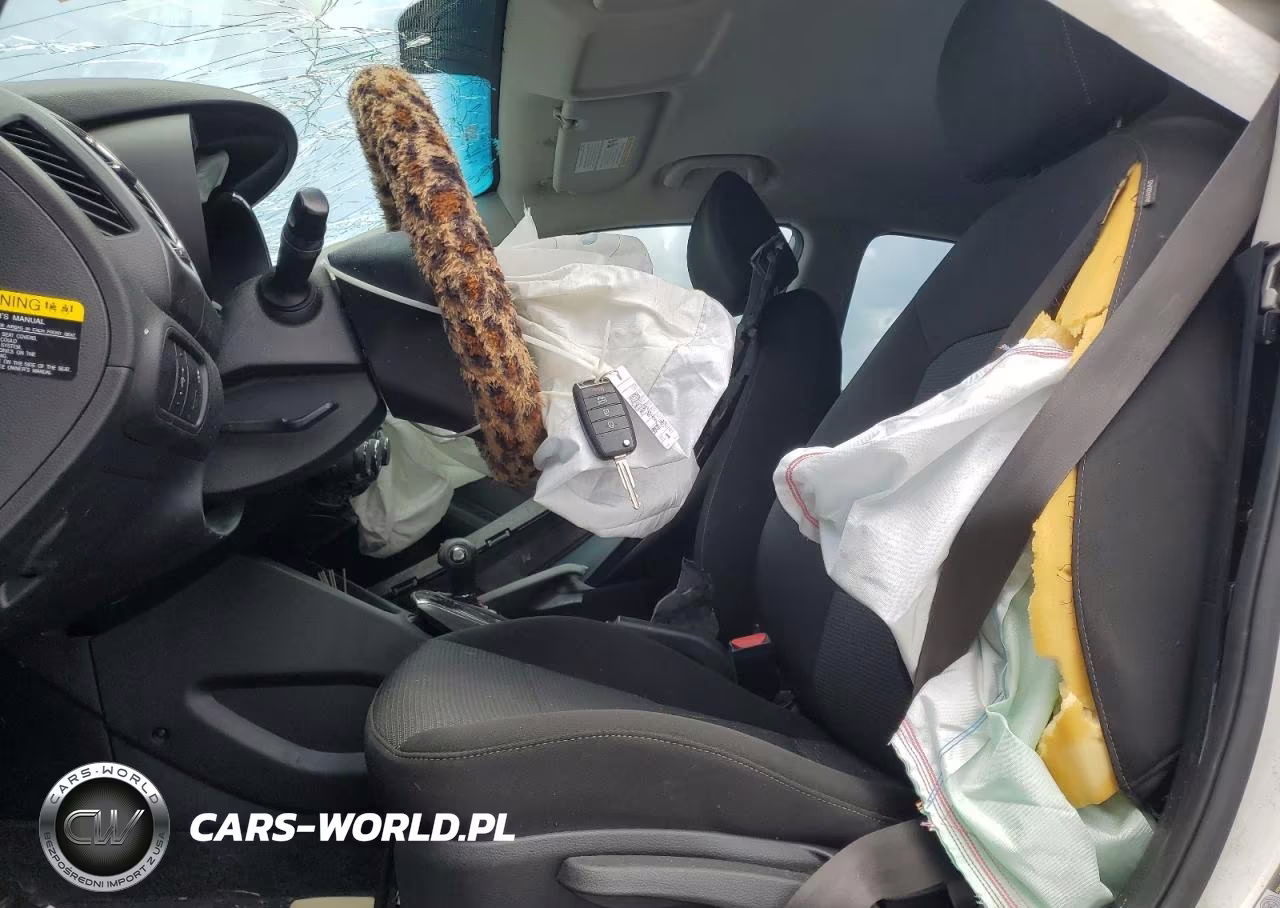 2018 Kia Forte Lx VIN:3KPFK4A70JE193220 - 7