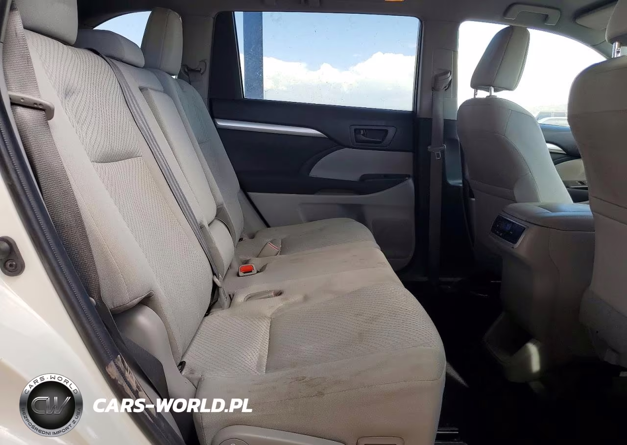 2019 Toyota Highlander Le VIN:5TDZARFH2KS046029 - 10