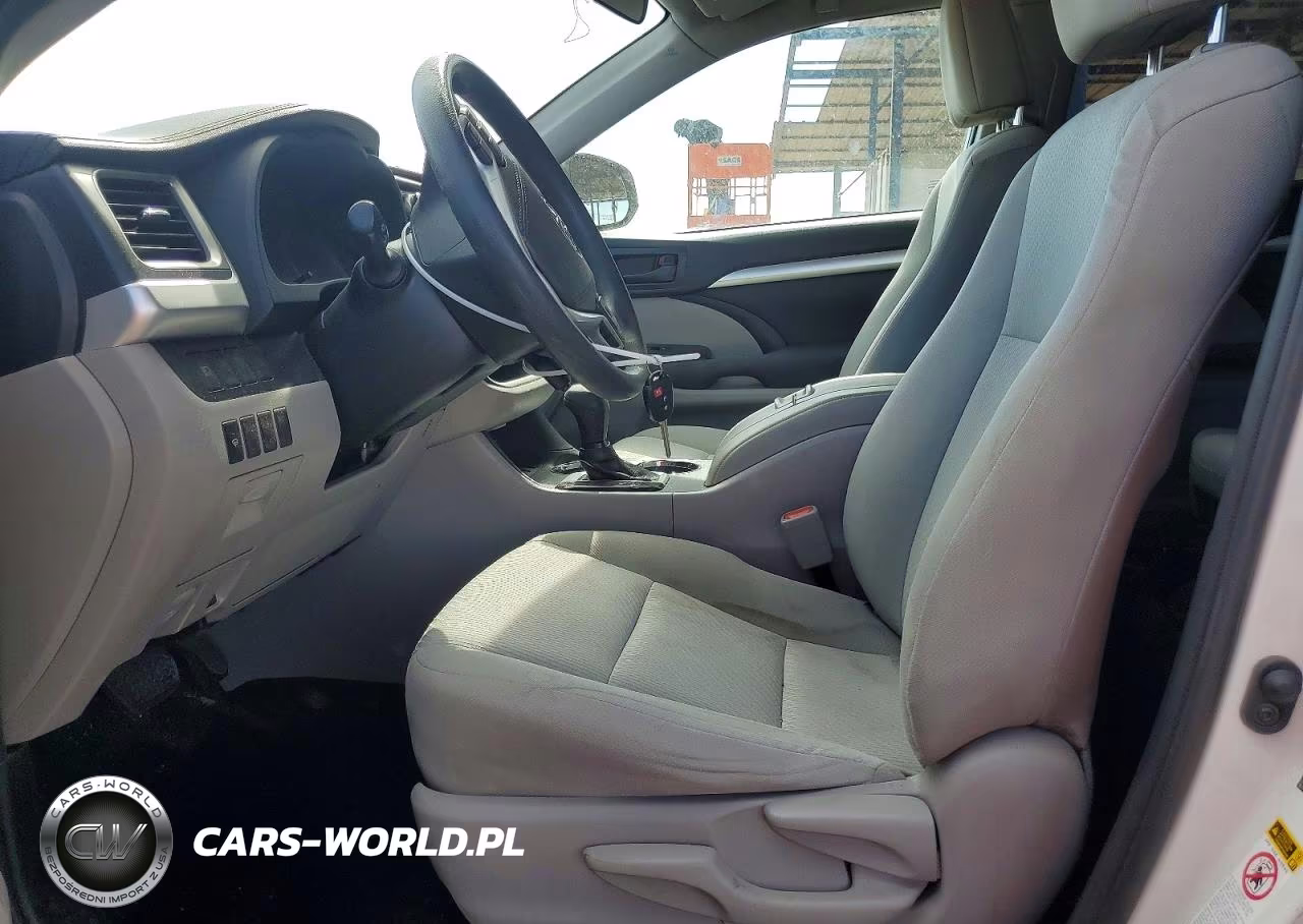 2019 Toyota Highlander Le VIN:5TDZARFH2KS046029 - 7