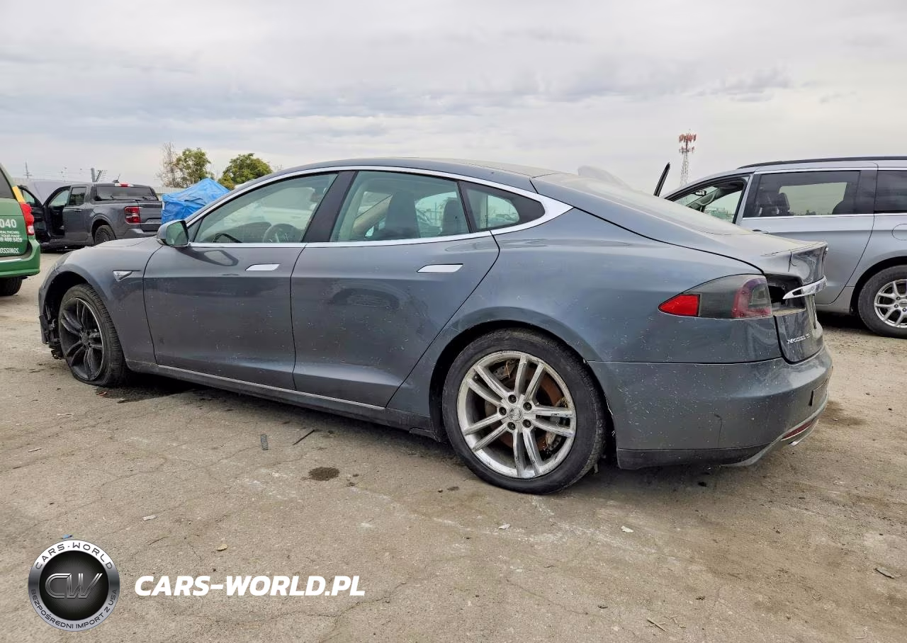 2013 Tesla Model S VIN:5YJSA1CNXDFP28886 - 2