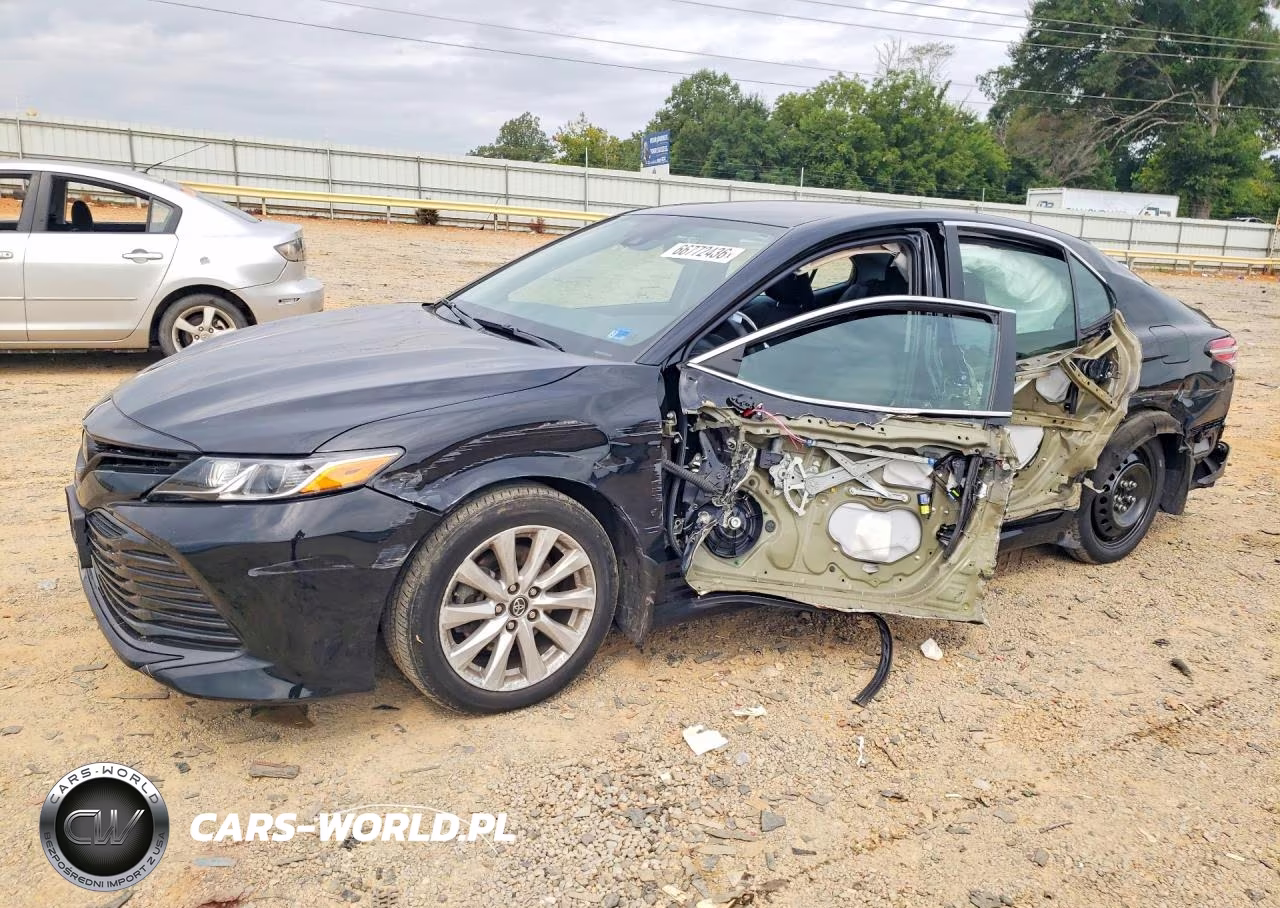 2020 Toyota Camry Le – zdjęcie 1 z 12