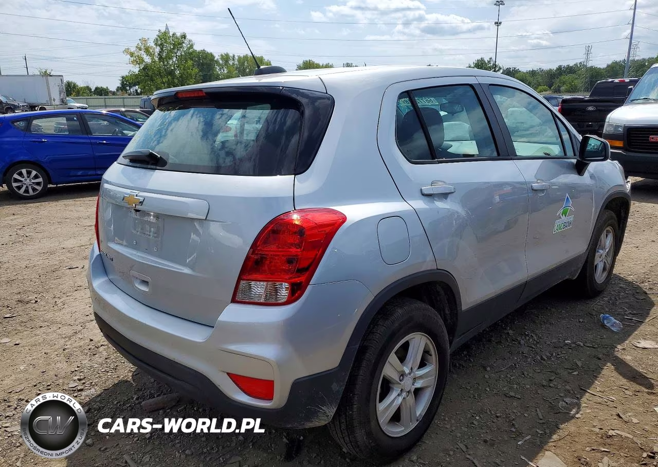 2019 Chevrolet Trax Ls VIN:3GNCJNSBXKL357303 - 3