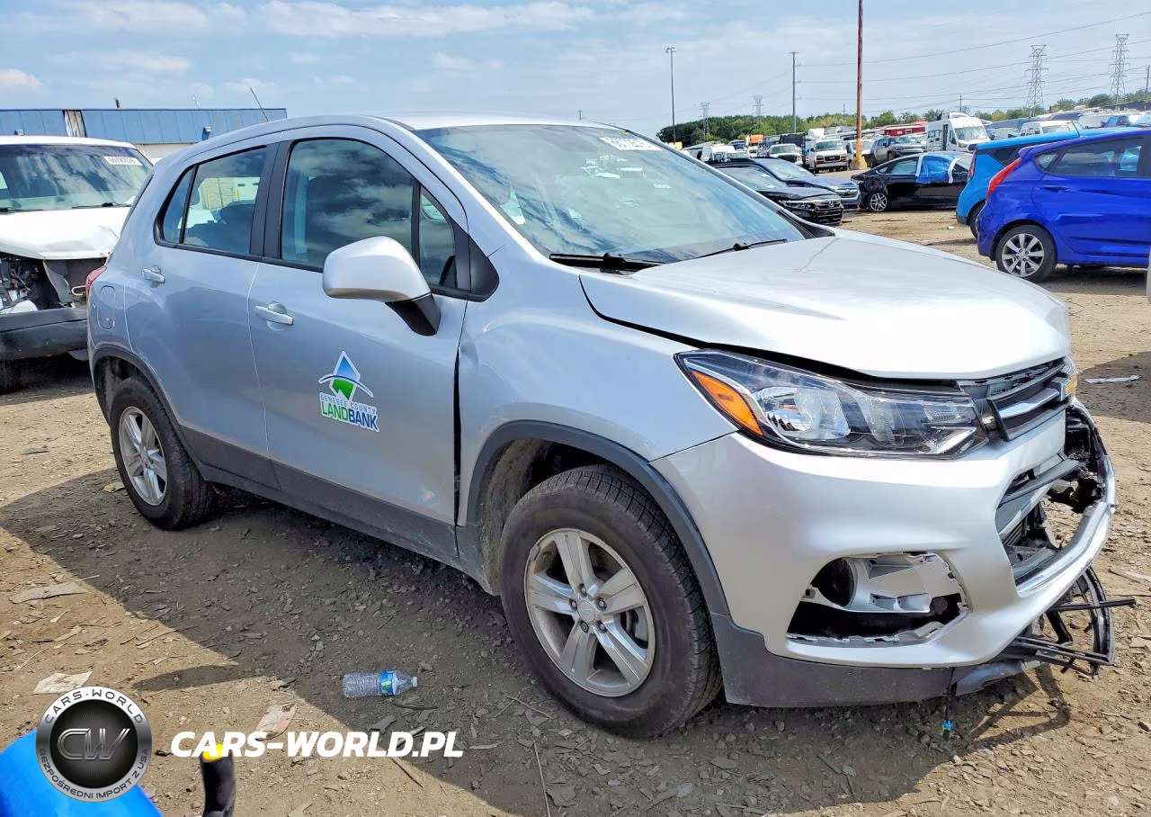2019 Chevrolet Trax Ls VIN:3GNCJNSBXKL357303 - 4