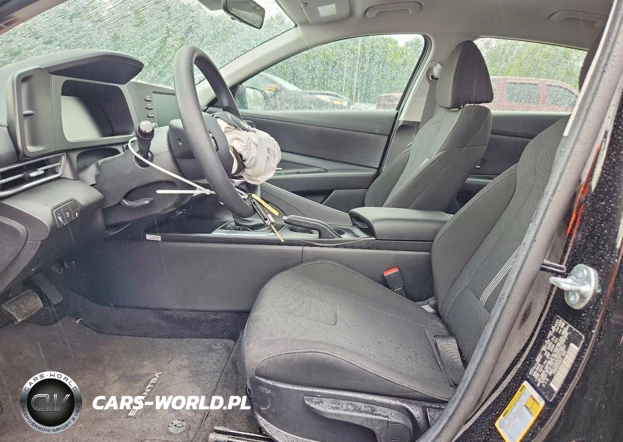 2026 Hyundai Elantra Se VIN:KMHLL4DG0TU217804 - 7
