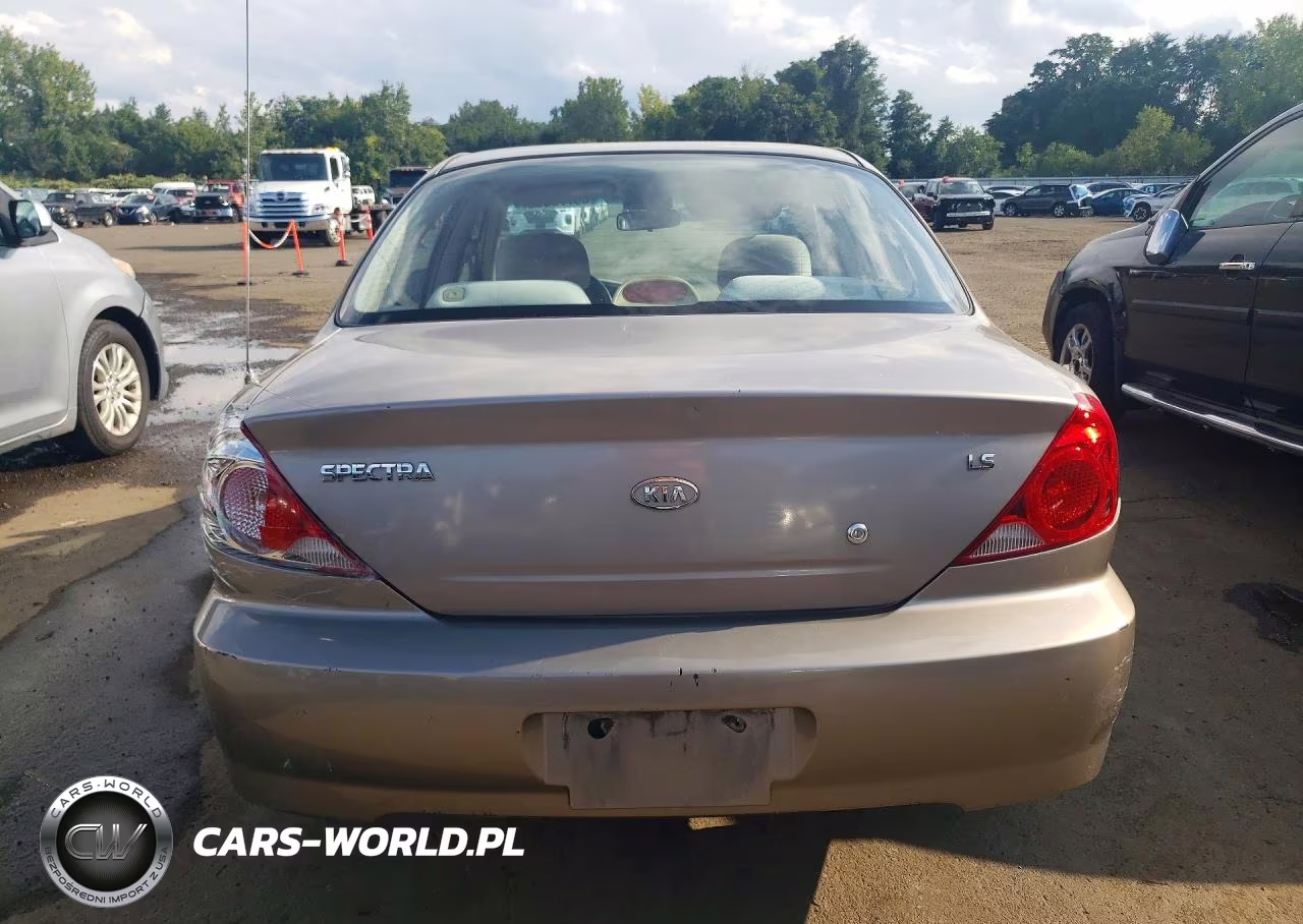 2002 Kia Spectra Base VIN:KNAFB121125155658 - 6