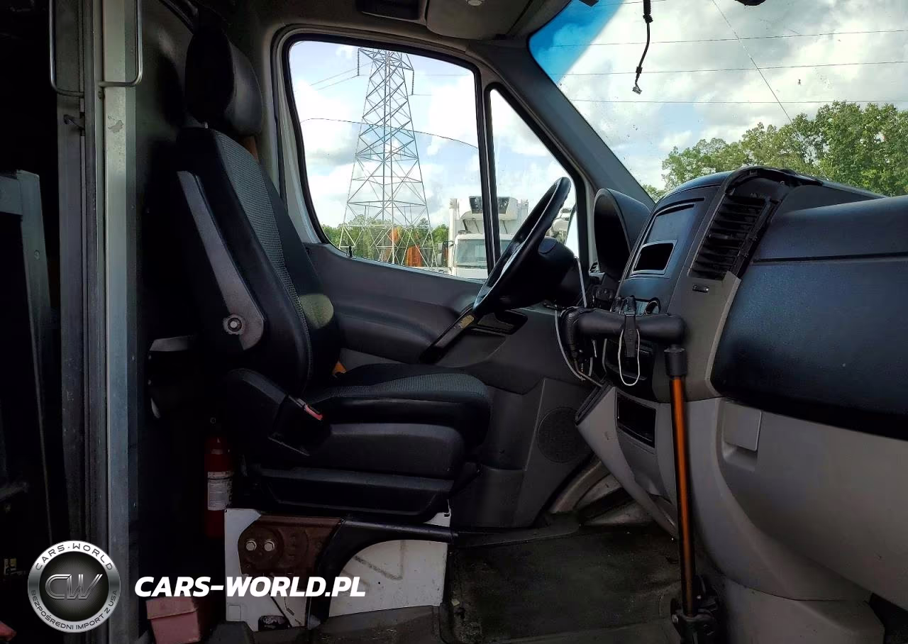 2012 Mercedes-Benz Sprinter 2500 Delivery Van VIN:WD3PE8CB3C5613226 - 11