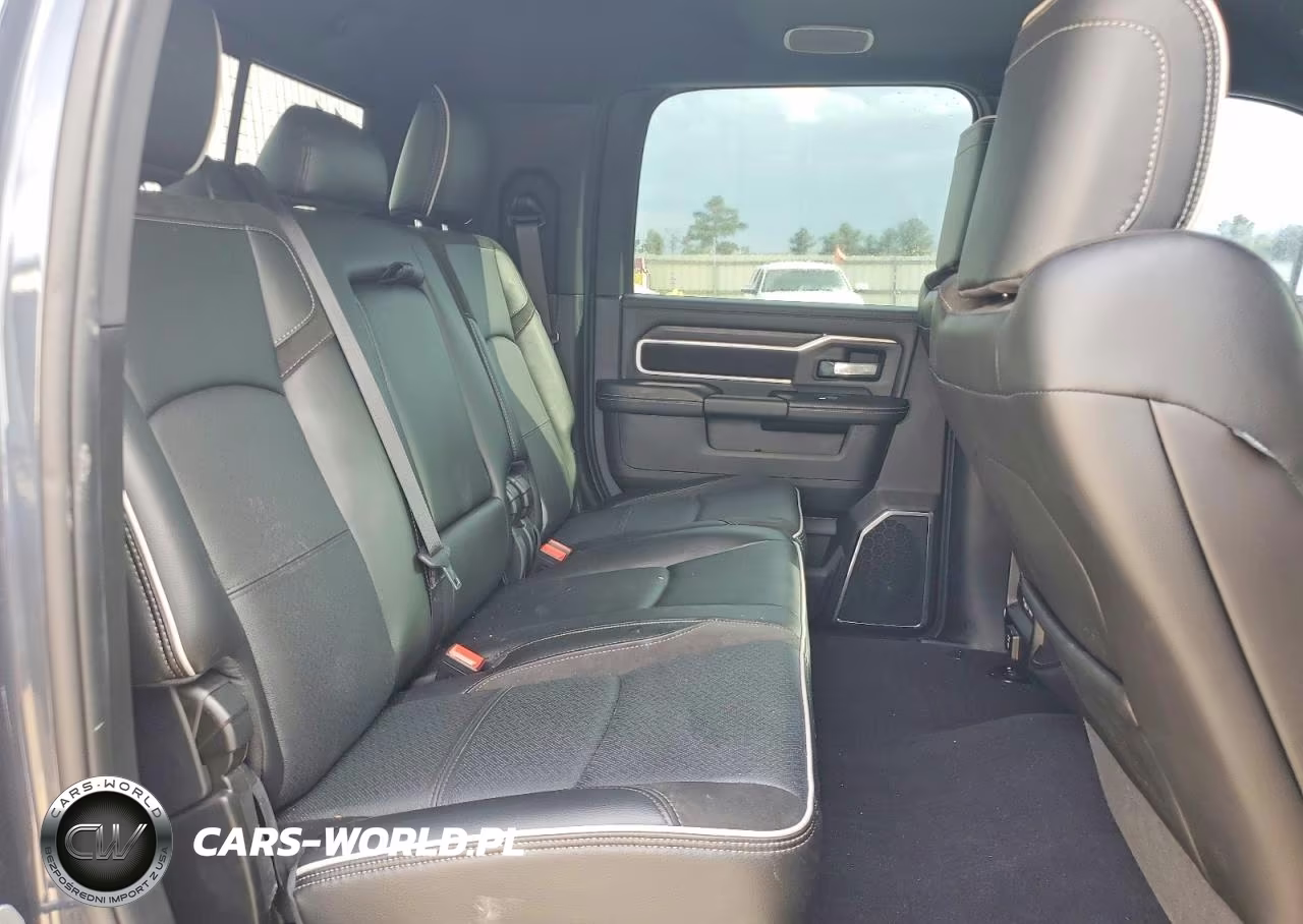 2025 Ram 2500 Laramie VIN:3C63R5NL5SG579754 - 10