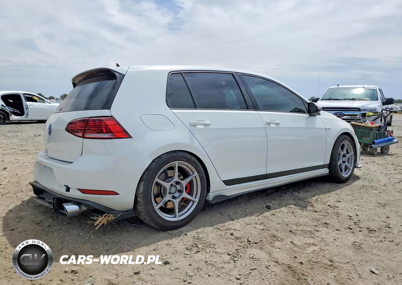 2018 Volkswagen Gti S VIN:3VW547AUXJM285855 - 3