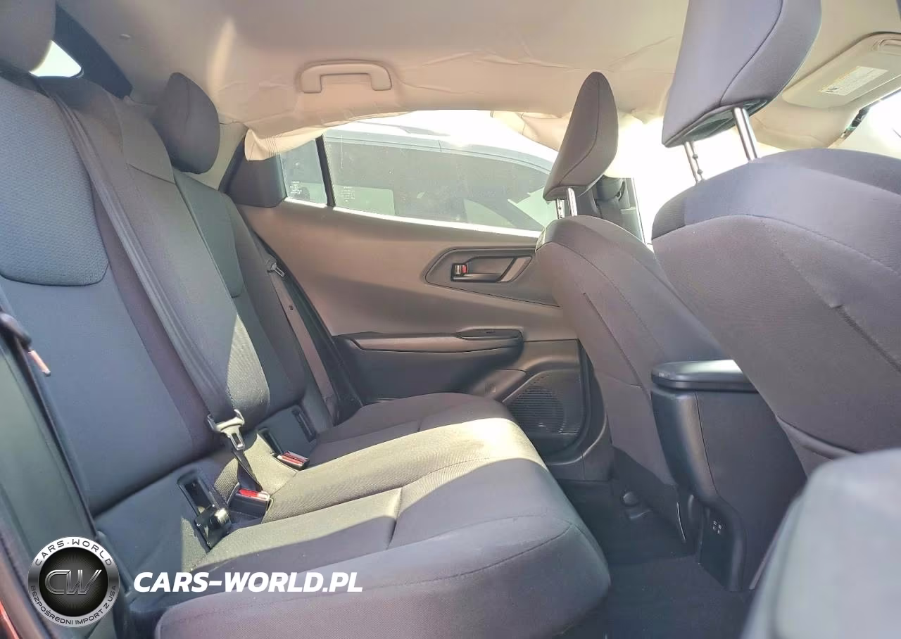 2024 Toyota Prius Le VIN:JTDACAAU6R3024642 - 10