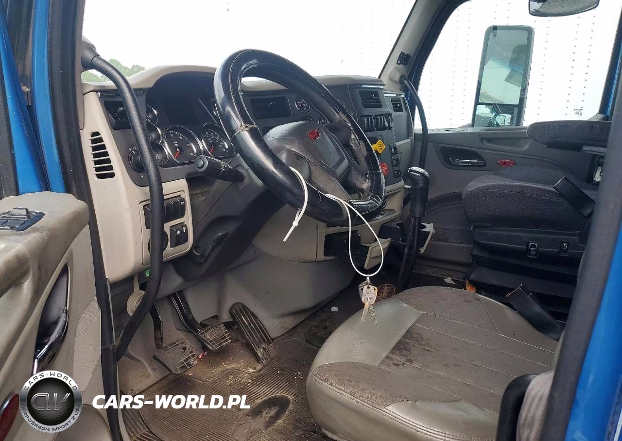 2018 Peterbilt 579 VIN:1XPBDP9X7JD488684 - 8
