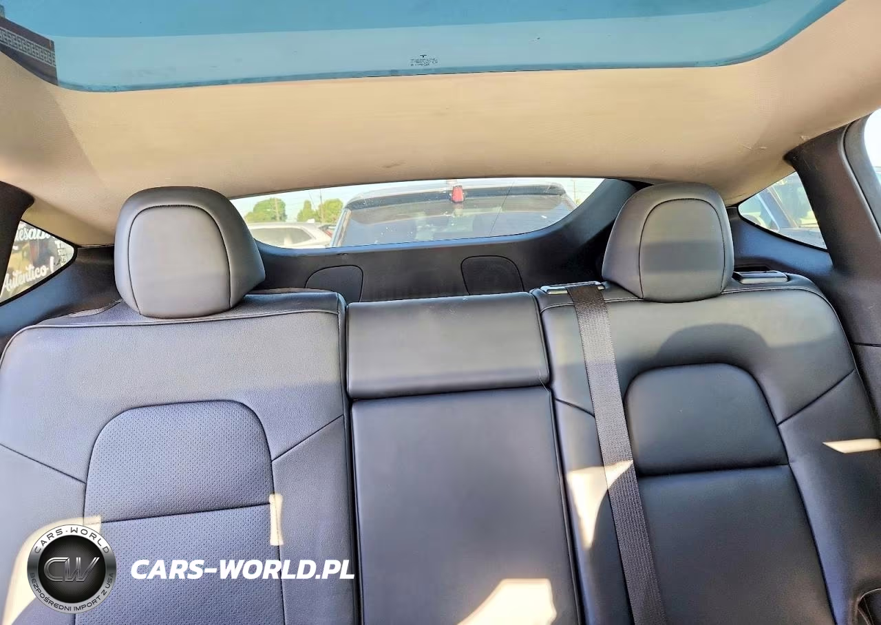2021 Tesla Model Y VIN:5YJYGDEF5MF216081 - 10