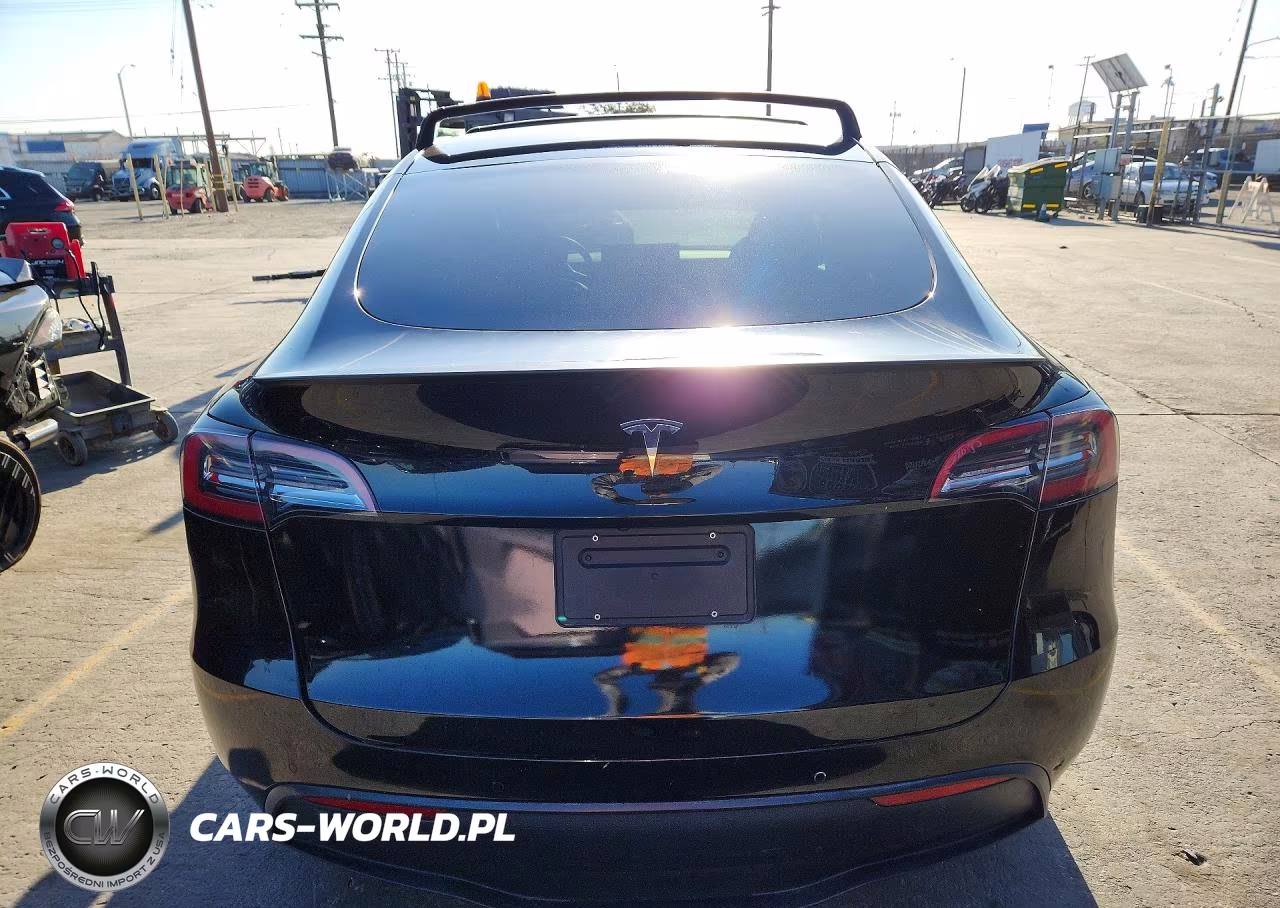 2021 Tesla Model Y VIN:5YJYGDEF5MF216081 - 6