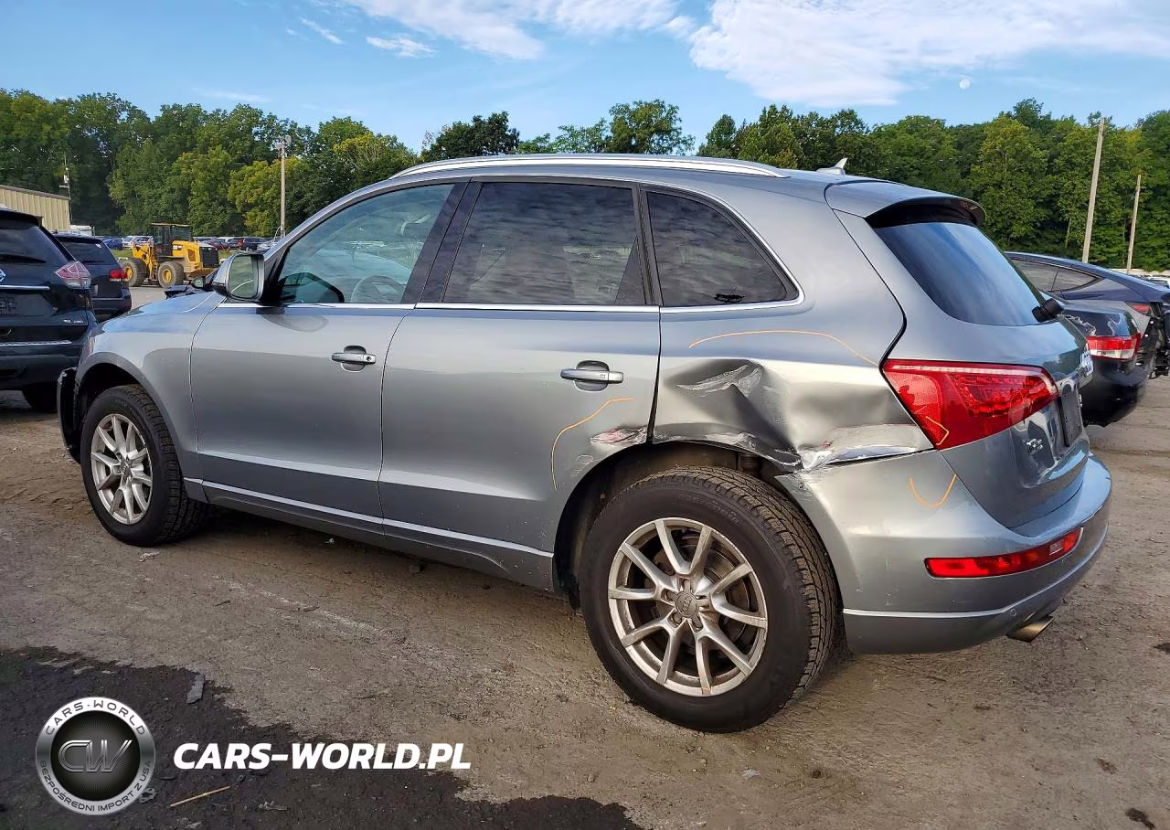 2010 Audi Q5 Premium Plus VIN:WA1LKAFP3AA095032 - 2