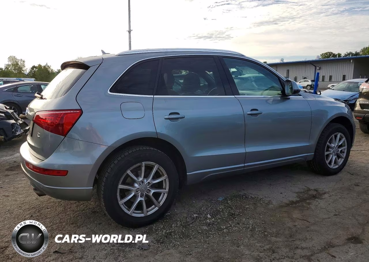 2010 Audi Q5 Premium Plus VIN:WA1LKAFP3AA095032 - 3