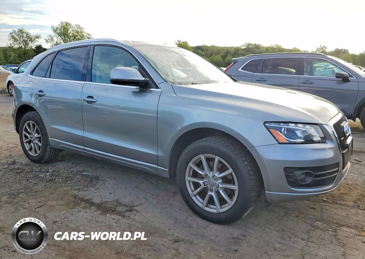 2010 Audi Q5 Premium Plus VIN:WA1LKAFP3AA095032 - 4